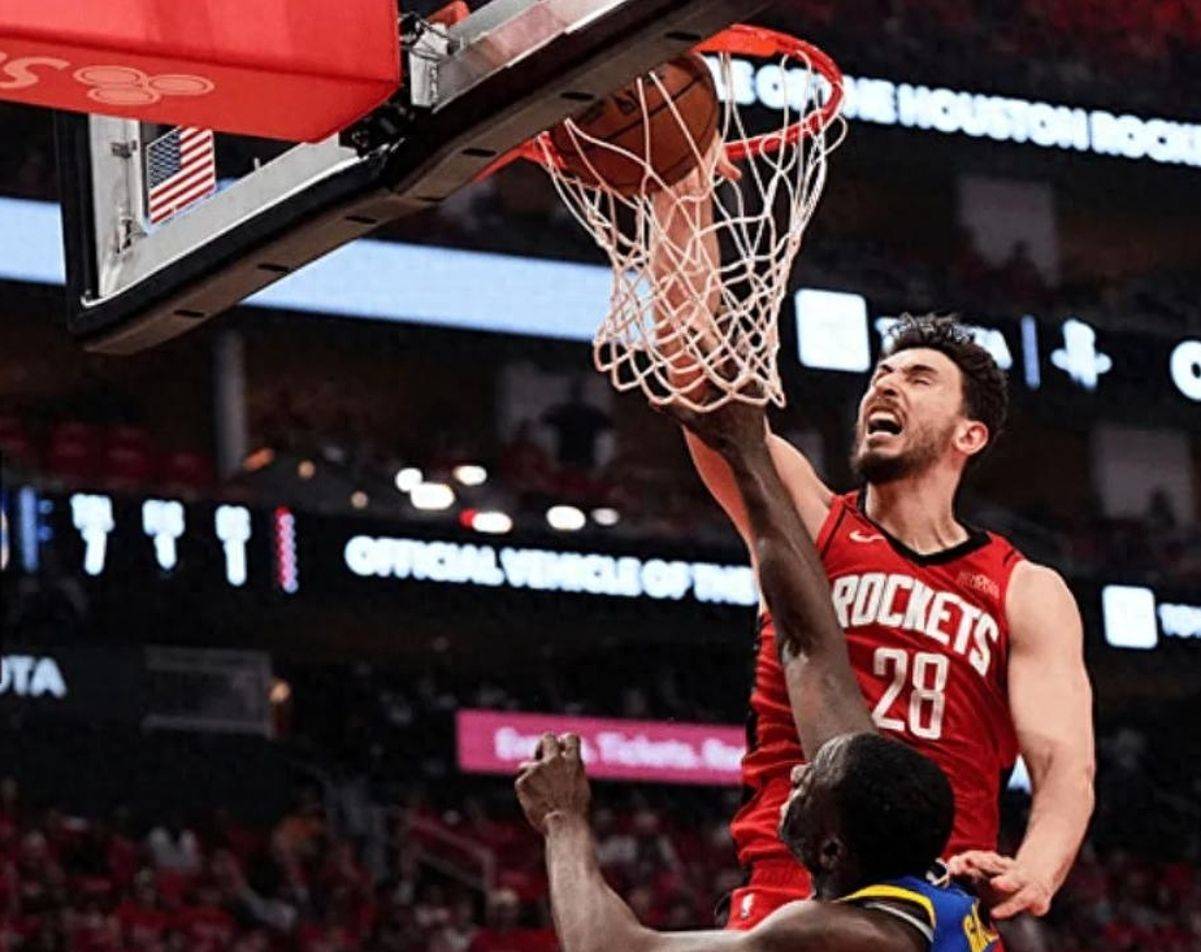 莱万多夫斯基意外战胜勇士，刷新纪录引爆全场！的简单介绍