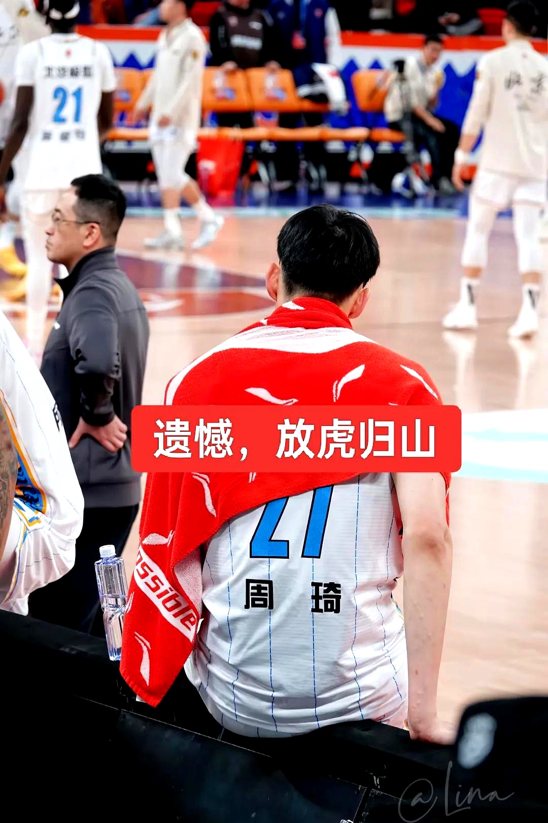 包含赛前体能课后，广厦男篮更衣室发声备战CBA季后赛，更衣室稳定，细节决定成败的词条